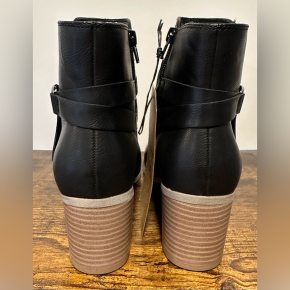 Frye and Co. Women’s Black Italia Stacked Heel Booties NWT Size 11 - Picture 6 of 9